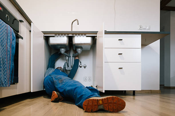 Professional Leak Detection technician working in Chatham, IL